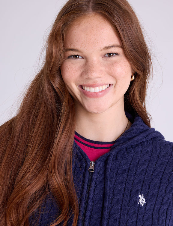 CABLE CREW NECK SWEATER