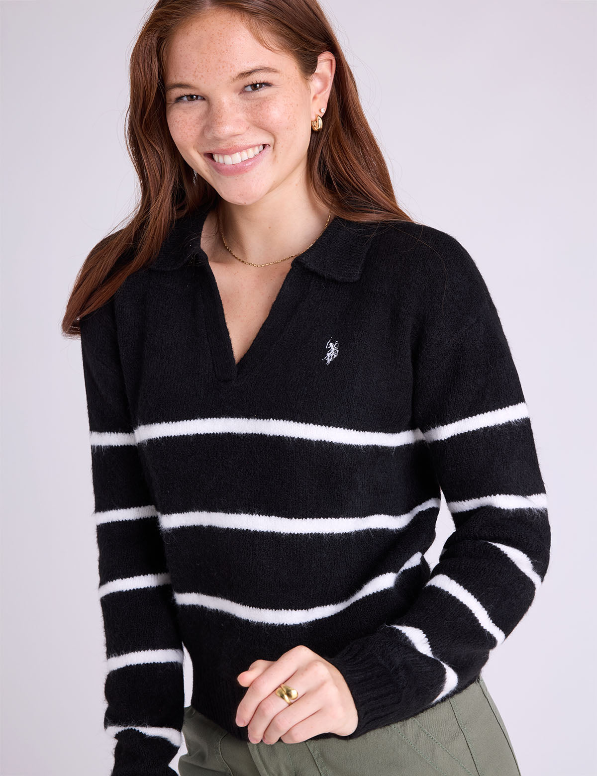 CABLE CREW NECK SWEATER