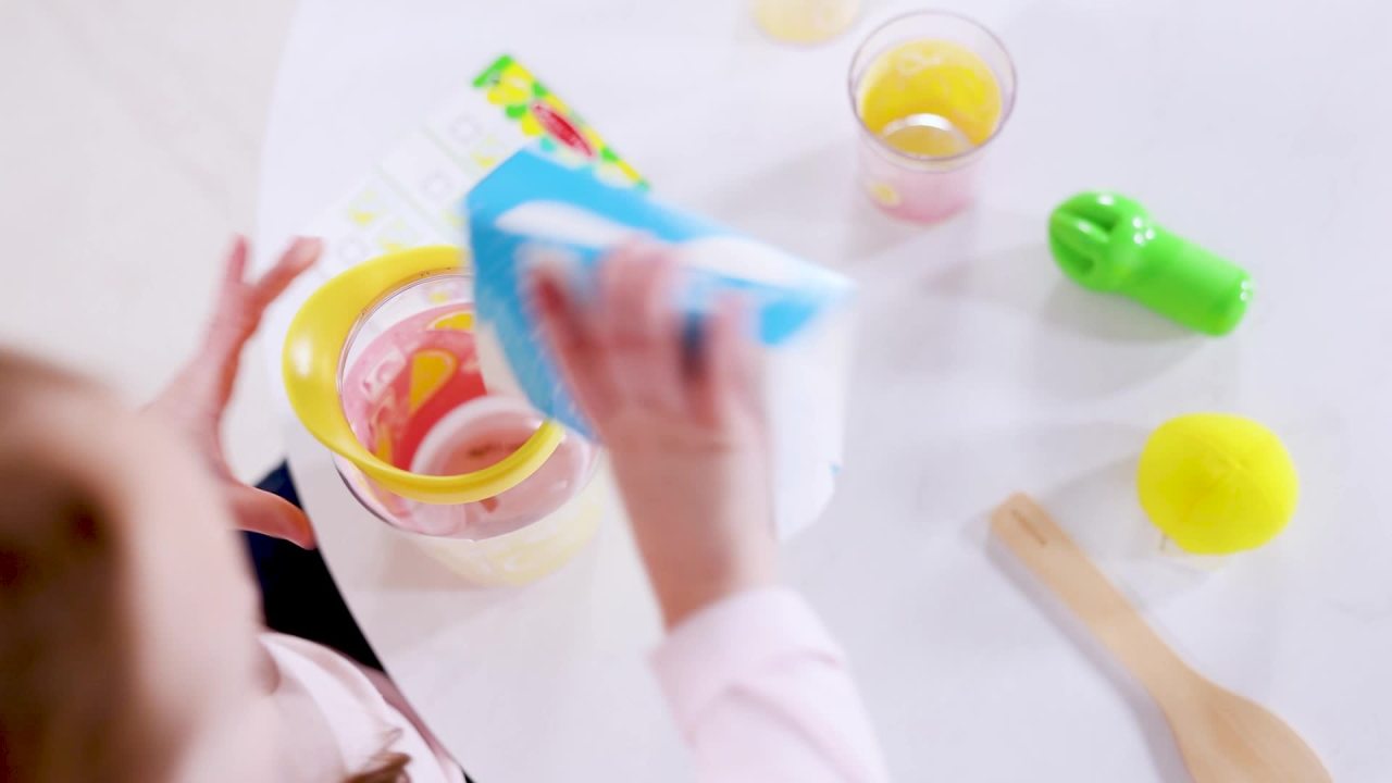 Walmart Melissa & Doug Lemonade Pretend Play Food and Drink Toy for Toddlers, Preschoolers, and Kids Ages 3+ - FSC Certified