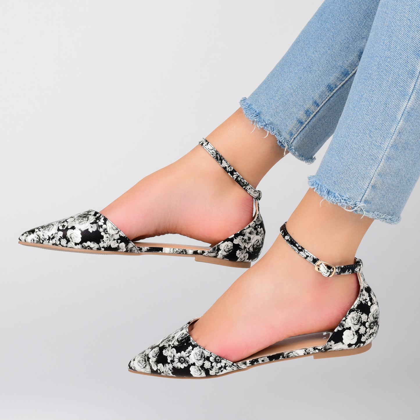 Walmart Journee Women's Reba Ankle Strap Pointed Toe Ballet Flats, Wide Width Available