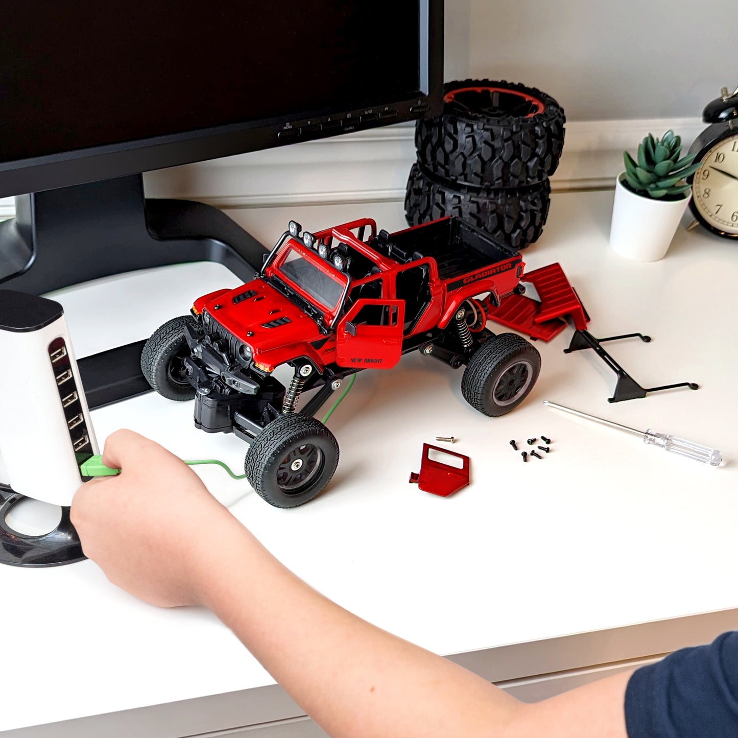 thumbnail image 4 of New Bright (1:18) Jeep Gladiator Mod Shop 29 Piece Remote Control Red Truck, 31829U Child Tween, 4 of 8