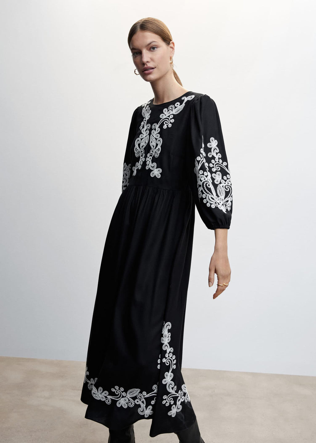 Ethnic embroidery dress - Medium plane