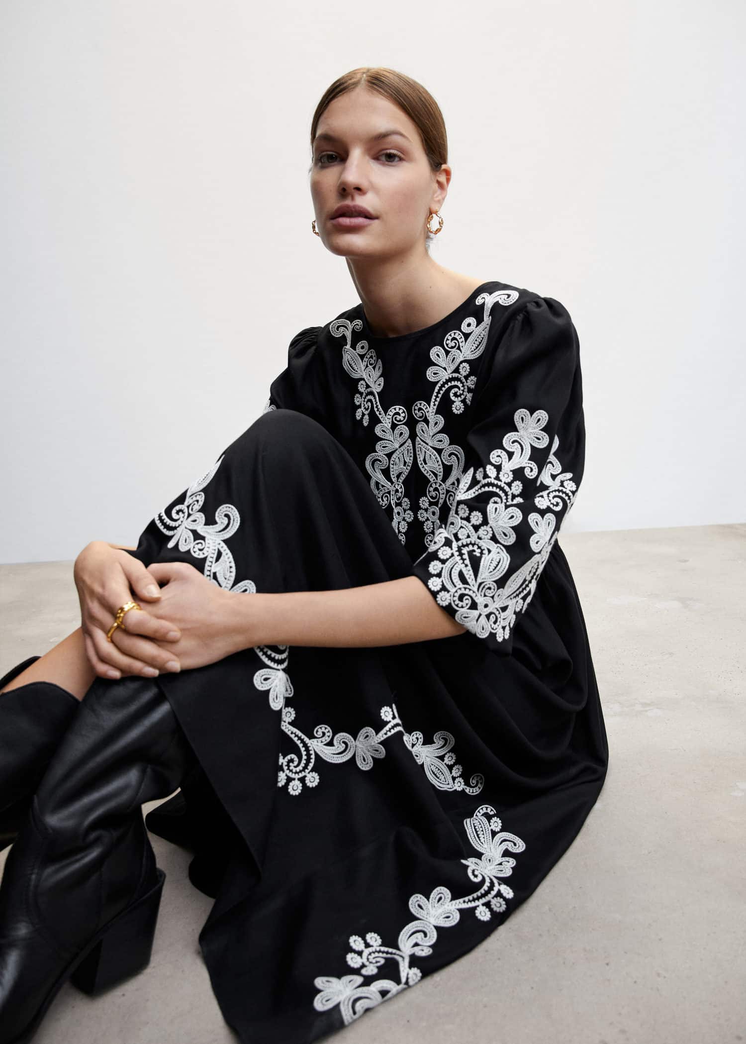 Ethnic embroidery dress - Details of the article 1