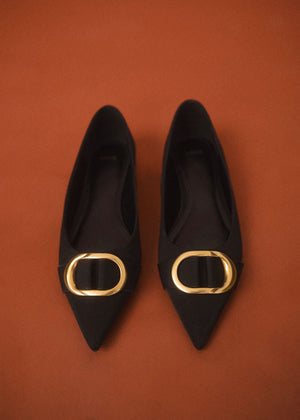 Shoes with decorative toe and buckle  - Details of the article 9