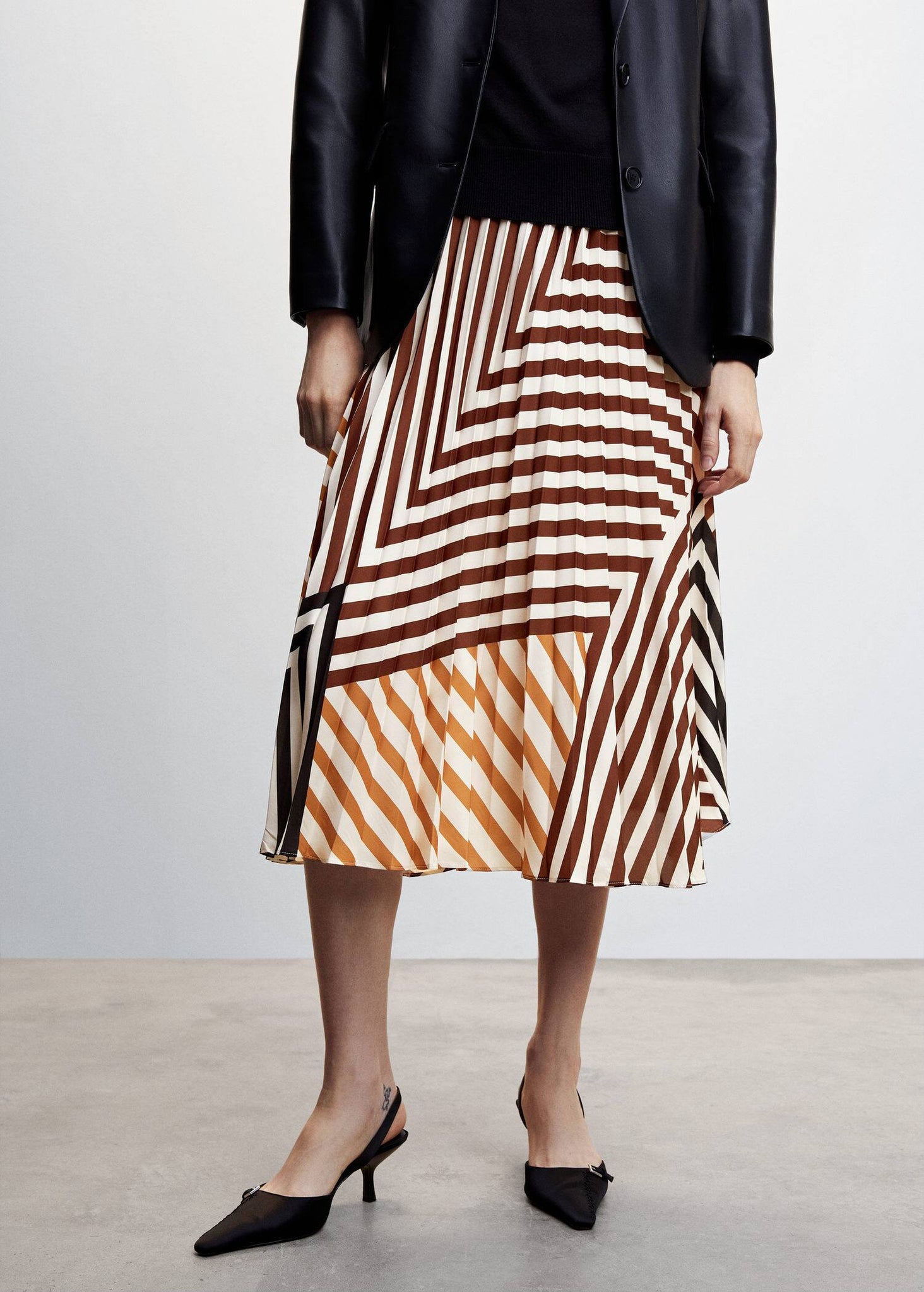Printed pleated skirt - Details of the article 6