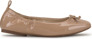 VINCE CAMUTO Velyna Ballet Flat, Alternate, color, BUFF PATENT